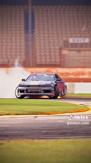 Exciting Street Racing Experience with Fast Cars