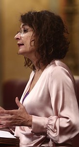 🔙🗣️🔴 Así defendía María Jesús Montero en 2021 el rescate de la SEPI a la aerolínea investigada Plus Ultra: “Déjense de fantasmas, porque por si no lo sabían, los fantasmas no existen”. Este jueves 11 de diciembre, la UDEF ha detenido al CEO y al presidente de Plus Ultra, rescatada por la SEPI, y ha incautado datos fiscales de la aerolínea. 👉 El Juzgado de Instrucción número 15 de Madrid investiga supuestos delitos de blanqueo de capitales y fraude que habría cometido la aerolínea Plus Ultra 