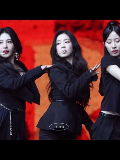 IRENE RUN DEVIL RUN FANCAM 4K - SMTOWN LIVE 2025