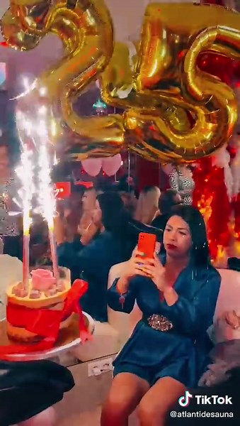 C’est comme ça qu’on vous accueille lors des événements organisés 🤭🫦🔞🍆👅🏳️‍🌈🔥 - - Il fait toujours chaud à l’atlantide sauna 😋👅🍆🫦🔞🔥🏳️‍🌈 #sauna #atlantide #paris #tendance #🏳️‍🌈 #gayfrance🇫🇷 #bisexual🏳️‍🌈 #pansexual #transgender #hétérocurieux #onaimetoutlemonde #viens #birthdaycake