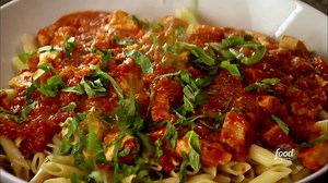 From 16-Minute Shrimp Tacos to Chicken Mozzarella Pasta, these are The Pioneer Woman - Ree Drummond's most-popular weeknight dinner recipe videos of ALL TIME 🙌 Get the recipes: • Shrimp Tacos: https://foodtv.com/3mC4tYh • Pasta ai Quattro Formaggi: https://foodtv.com/2FzJxyX • Salisbury Steak: https://foodtv.com/2BCBijk • Chicken Mozzarella Pasta: https://foodtv.com/2GARcgE • Beef Noodle Skillet: https://foodtv.com/31XQsMU | Food Network