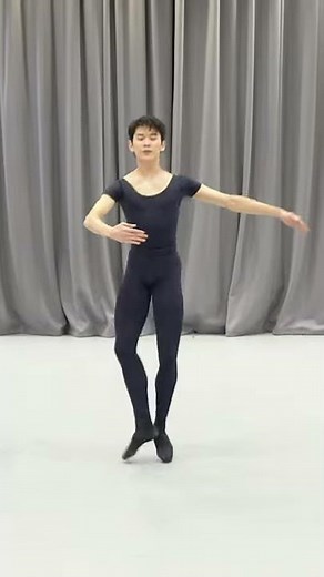 The Royal Ballet School #InsideTheStudio​ – The Prince's solo from Cinderella