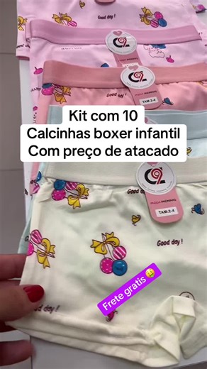 Quer incentivar sua filha a se vestir sozinha? O design da calcinha boxer infantil é intuitivo e fácil de puxar, ajudando no desenvolvimento da autonomia da criança. Sem fivelas ou elásticos complicados, ela desliza suavemente pelo corpo. O ajuste é impecável: ela não aperta e garante que a menina consiga se movimentar, ir ao banheiro e brincar sem precisar de ajuda para ajustar a roupa o tempo todo. Conforto absoluto para elas e praticidade para as mães. Confira nossos tamanhos disponíveis e es