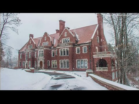 Visit Glensheen Mansion in Duluth for the holidays