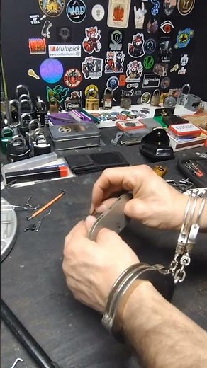 How to Escape Thumb cuffs. #shacklemen #handcuffs #handcuffed #handcuff #escape #howto #how