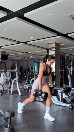 FIT with ANN€ on Instagram: "Friday Lower body 🦵🏻🍑 Work 12 reps 🔥 Repeat 4 sets 🔄 Save it and try ✅ #gym #gymgirl #gymmotivation #fitness #lowerbodyworkout"