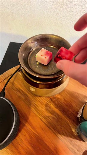 This video doesn’t do it justice! The shimmer on these wax melts are so pretty! I had a time lapse but unfortunately lost the video 🥲 #Waxmelts #smallbusiness #relaxation #viral #asmr