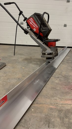 Switchblade 🗡️🔪 . 2 hardware options on the @milwaukeetool vibe screed. I prefer the @magic_screed blades 😎👍 . #concretefinisher #concretelife #concretefloors #concretetools #concreteconstruction #concretecontractor #decorativeconcrete #screed | Hummel Concrete