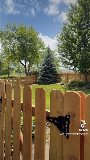 Cedar Fence Installation Schaumburg Illinois | 76 Fence Company