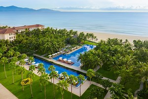 𝑼𝒏𝒍𝒐𝒄𝒌 𝒀𝒐𝒖𝒓 𝑼𝒍𝒕𝒊𝒎𝒂𝒕𝒆 𝑬𝒔𝒄𝒂𝒑𝒆 𝒊𝒏 𝑫𝒂𝒏𝒂𝒏𝒈 Whether you seek a romantic escape or a family getaway, Danang Marriott Resort & Spa invites you to indulge in timeless elegance and world-class hospitality amidst the tranquil beauty of Vietnam’s premier coastal paradise. 🎯Like Page Now and Stay Inspired for Your Next Trip! | Danang Marriott Resort & Spa