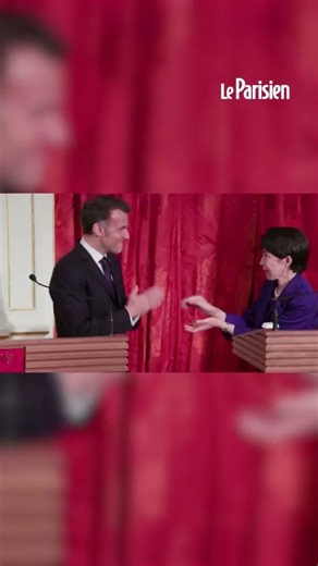 Macron et la Première ministre japonaise font le « kamehameha »