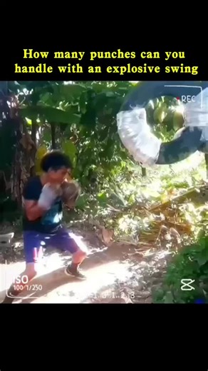 Can you handle with an explosive swing #boxing #combat #training #skills 🔥🥊🙏