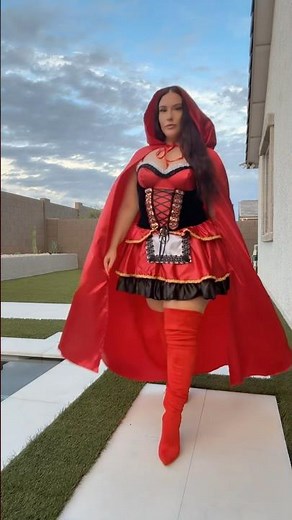 Isn’t it obvious? 🫣 Little Red Riding Hood | Ruby Red