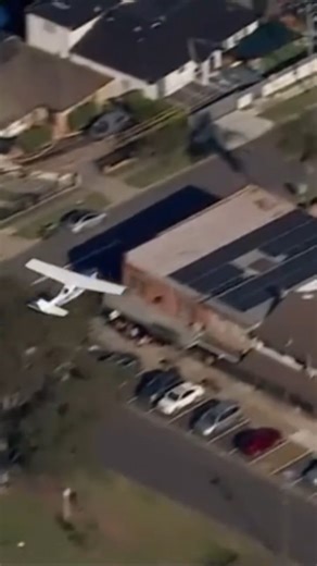 Mr.AircraftEngineer on Instagram: "Cessna T210M performs incredible emergency landing after losing power #aviation #pilot #plane #airplane #reels #avgeek #cessna #generalaviation 🎥: 9News ig source unknown"