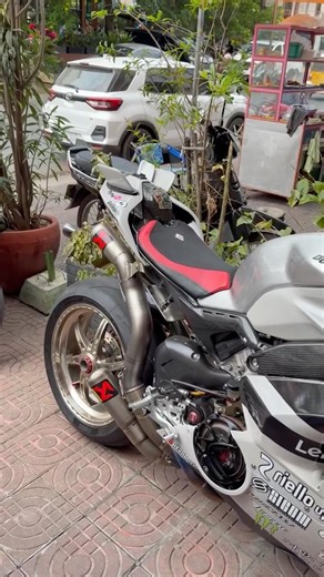 Sound Check DUCATIV4 🔥 #ducativ4s #ducatipanigale #bigbike #bigheadbiker #ducatisuperleggera