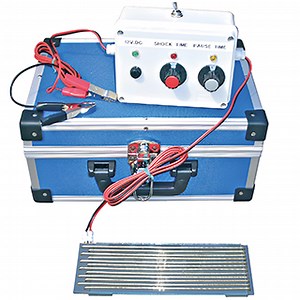 Maquina para extracción de veneno de abejas.