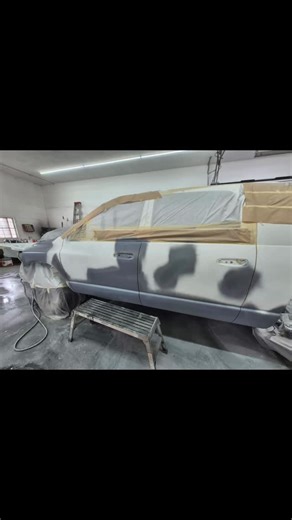 Diesel Lab Co. on Instagram: "@bartonz_cuztomz working his magic. making this mega cab build perfect 🤌🏻 won’t be long now 😁"