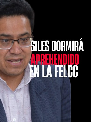 🔴 Siles pasa la noche aprehendido en la Felcc paceña El exministro de Justicia, César Siles, se presentó este jueves ante la Felcc de La Paz para declarar por el caso “consorcio”. Sin embargo, ya pesaba una orden de aprehensión en su contra y fue ejecutada de inmediato. 📌 El fiscal general informó que Siles fue involucrado por el juez de Coroico, Fernando Lea Plaza, quien lo acusó de presionarlo para suspender a una magistrada del TSJ. 📌 Siles dormirá tras las rejas hasta su declaración previ
