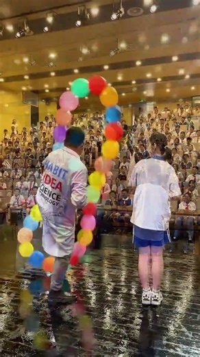Physics teacher uses floating balloon to demonstrate Bernoulli's Principle #magic #funny #physics