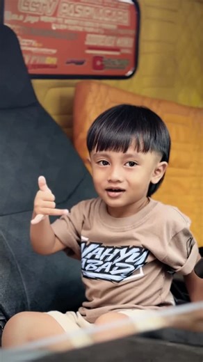 Rendi Andika Real on Instagram: "bahan ganteng anakmu bollo ready di keranjang kuningku atau di keranjang nya wahyu 🥰"