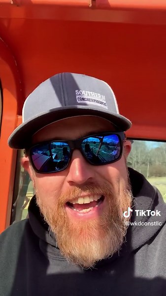 Telehandler, Truss, and J Hook: Essential Tools for Contractors