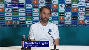 England will present a shirt to honour Christian Eriksen ahead of the Euro 2020 semi-final against Denmark 🏴󠁧󠁢󠁥󠁮󠁧󠁿🇩🇰 | Sky Sports