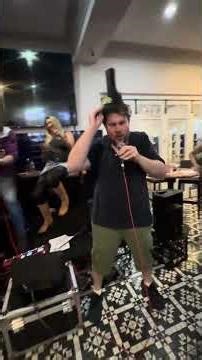 Pete sings Get Ready To Wiggle with Murray And Lizzie!