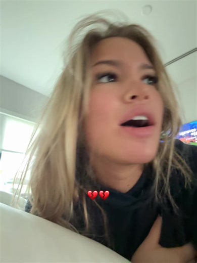 natalitovarr (@natalitovarr)’s video of day one of being a girl