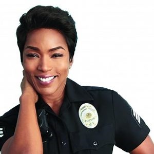 Angela Bassett: Bio, Height, Weight, Age, Measurements