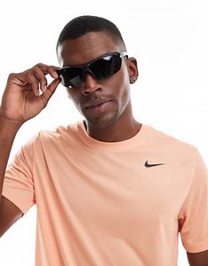 Nike - Skylon Ace - Occhiali da sole da running neri e grigi | ASOS