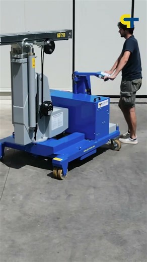 GB 750 Vertical - Electric crane for mold lifting with capacity up to 750 kg.