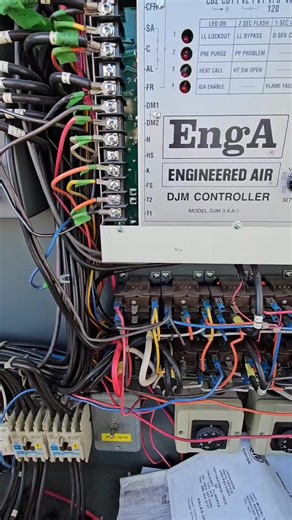 22K views · 359 reactions | Had some help from my pal @the_hvac_foodie... I knew this board had a fuse many years ago but I had forgoten about it. Control board troubleshooting can be as simple as power in but no power out = defective board. #hvac #hvactroubleshooting #hvacdiagnostic #commercialhvac #hvactech #hvaclife #hvacaf #realhvacreallife #hvacsystem #hvacbusinsess #controlboardtroubleshooting #hvacr #makeupair | HVAC Know It All | Facebook
