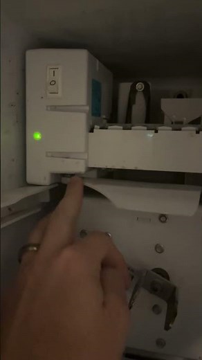 Ice maker blinking light fix GE Fridge #bstridediy #icemaker