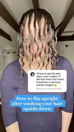 Marisa Evason - Healthy Curly Hair Tips on Instagram: "Here’s how I flip upright after washing my hair upside down. If you have a bad neck or feel like shaking it like this wouldn’t be good for you then check out @sophiemariecurly method of sliding your fingers in at the roots with both hands and holding them there before flipping upright. It works great for her! Also worth nothing that if washing your hair upright works better for you that’s absolutely fine too. I do a mix of both depending on 