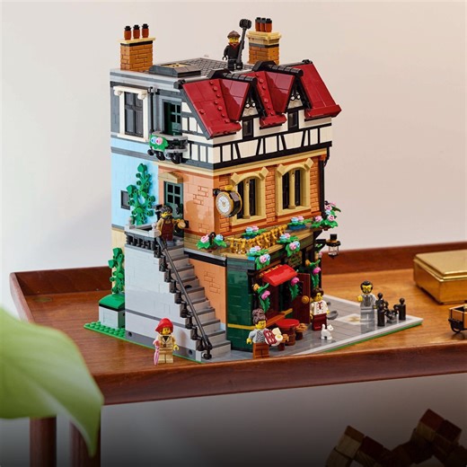 Visit the LEGO Icons Tudor Corner, the latest addition to your Modular Building Collection: www.lego.com/product/tudor-corner-10350 | LEGO