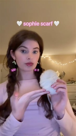 tiktoks not loading so uploading here lol #handknit #knitting #petiteknit #sophiescarf #transition