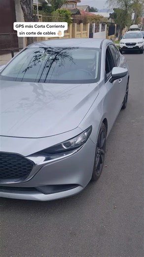 Instalación de GPS más Corta Corriente a Mazda 3 2021 sin corte de cables