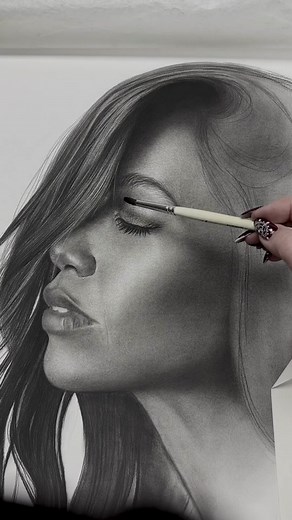 ‼️SAVE THIS‼️ Tips for mixing graphite and charcoal (a common question I get). And…because I know I’ll get asked, 😉 this drawing was made using @strathmoreart 300 series Bristol Vellum paper. Charcoal and graphite 19”x24” Reference photo credit: - photographer: @thomaspopien - model: @lajennifer7 #portraitdrawing #pencilart #charcoaldrawing #graphiteart #hyperrealism #realisticdrawing #blackandwhitedrawing