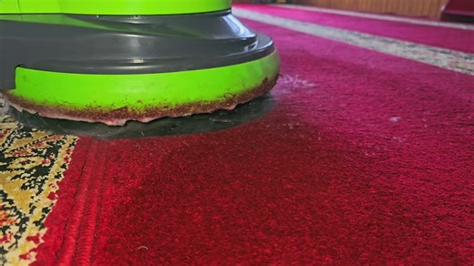 Regardez comment la monobrosse est sale. #ASMR #cleaningtiktok #mosquee #cleanermasjid #khidmatlmasajid