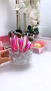 66K views · 783 reactions | Affordable brush & sponge display ：) #foryou #hacks #DIY #viral | Decor Ideas | Facebook