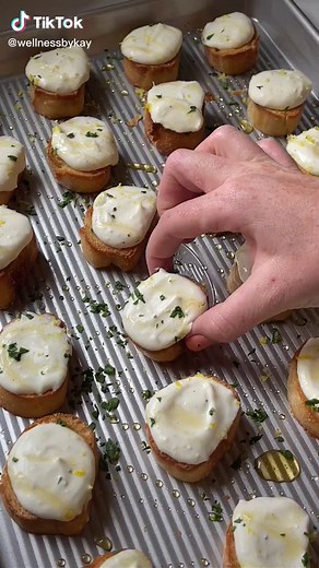 Delicious Whipped Ricotta Crostini Recipe with Honey & Lemon