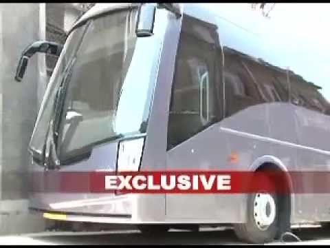 SRKs 3.5crore super luxurious Vanity Van