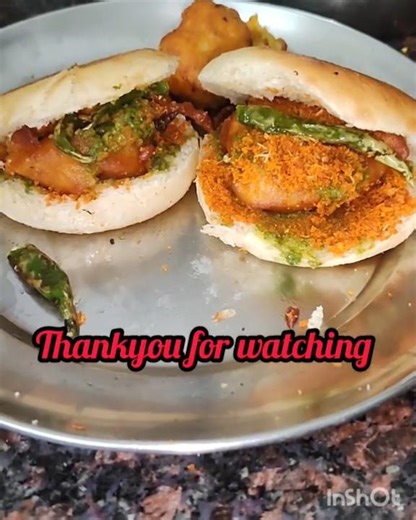 Mumbai Style Vada Pav | Crispy Batata Vada Pav Recipe | Street Style Desi Burger 😍🔥
