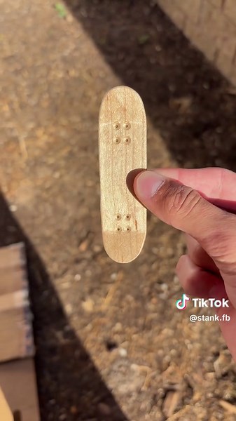 26mm Stank Leopard Fingerboard Deck