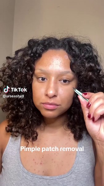 Replying to @Michelle Shelly The satisfaction of morning patch removal. I'm sorry for covering the juicy one 😭😭 #acne #pimplepatch #hanhoo