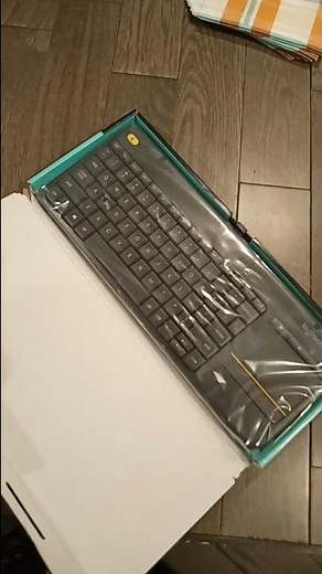 Connecting a Logitech K400 keyboard to the Chromebox