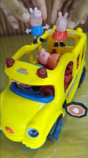 Peppa Pig’s Bus Ride Chaos! 🚌🐷