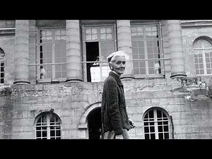 How accurate is Outrageous as a portrayal of the Mitford Sisters