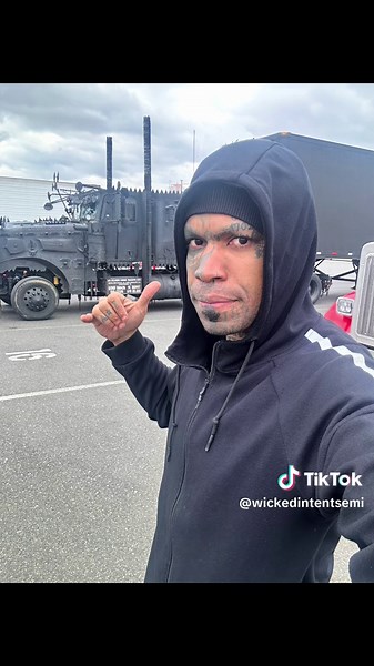 Magic Mike - The King of Trucking: Big Red EMT Fleet Showcase