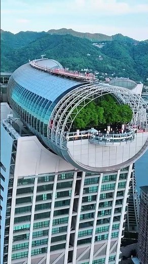 On the skybridge of Raffles City #skyscraper #dronevideo